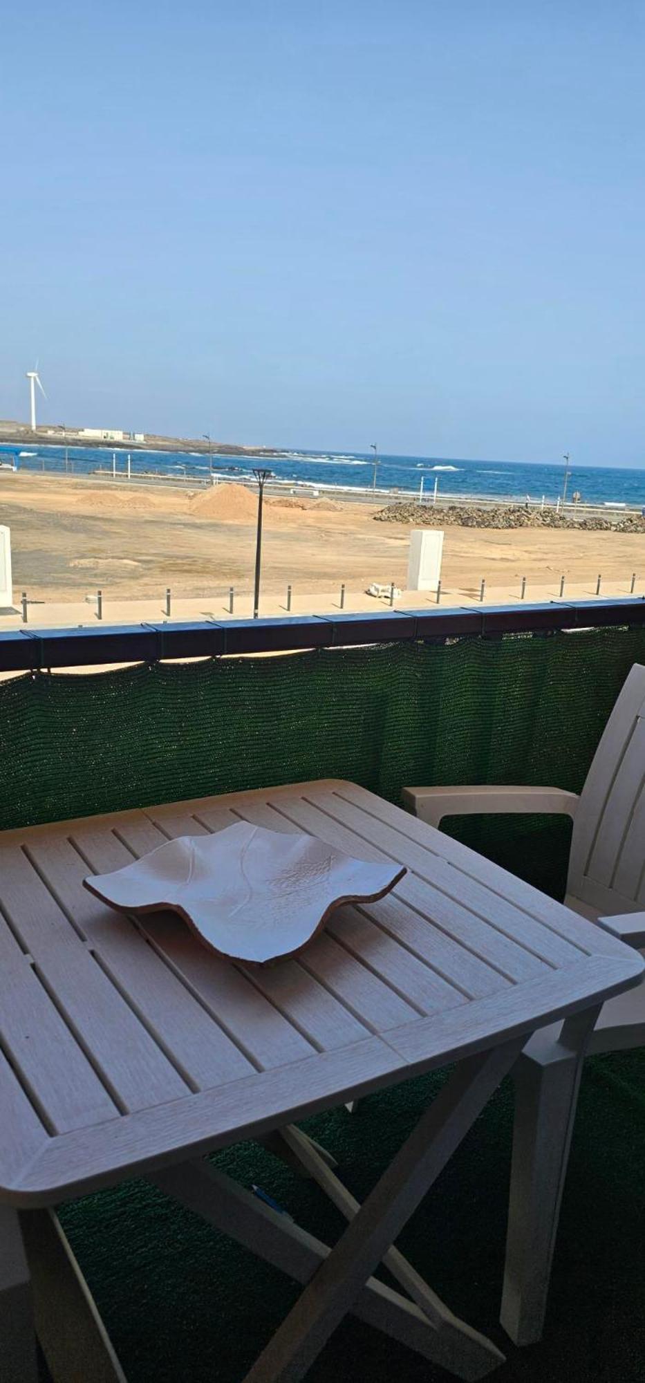 Bienvenue Appart Lumineux Avec Ascenseur Et Vue Sur La Mer Corralejo Exterior photo